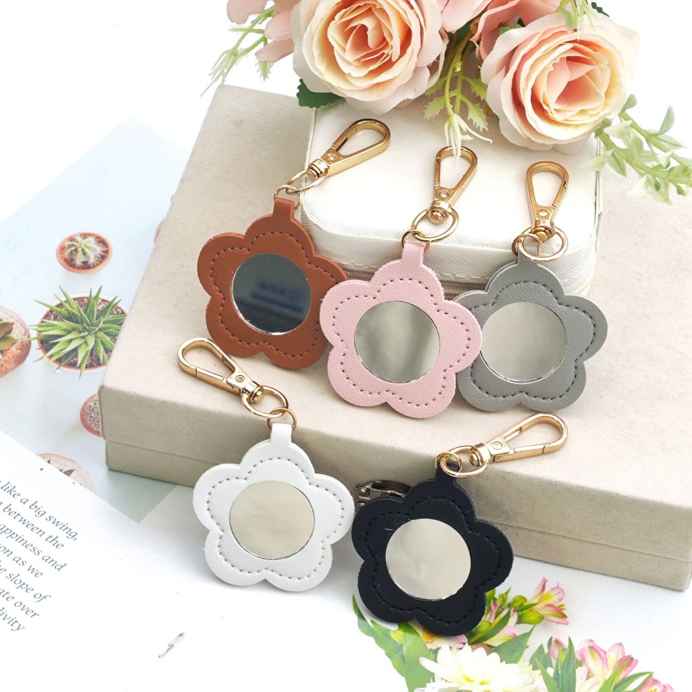 Flower Petal Shaped Mirror Bag - Car Accessories Mirror Hanging ulasan dan harga
